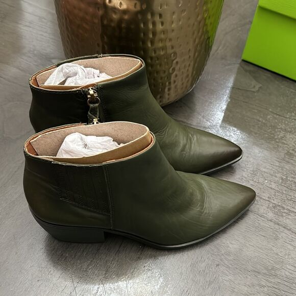 Franco Sarto Women's Spur Pointed Toe Ankle Boot - Picture 5 of 14